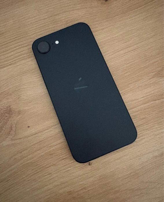 iPhone 16 E  / 100% Bateria / Garantie  / Accept Schimburi