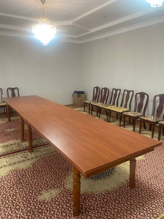Продам два обеденных стола