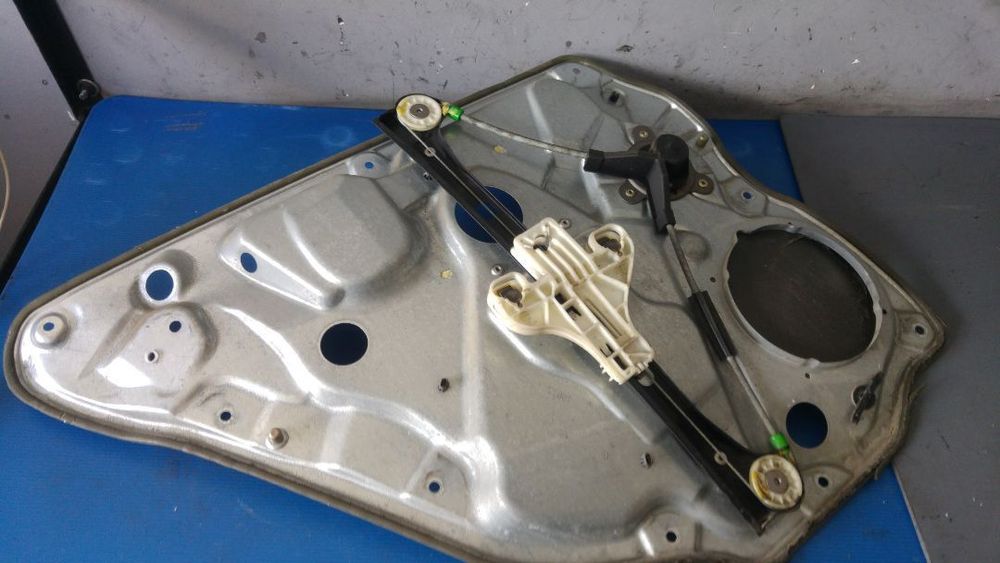 macara manuala usa dreapta spate vw polo 2002 6q6839138