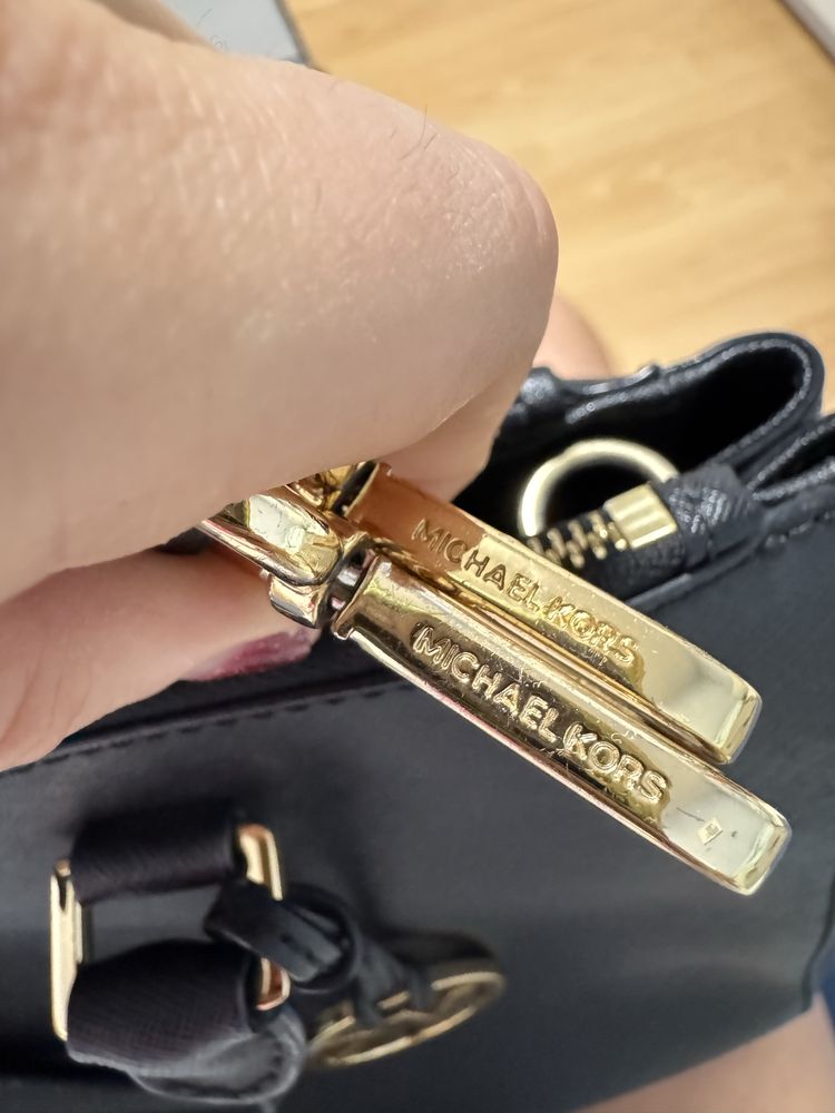 Michael Kors чанта естествена кожа 175 лв