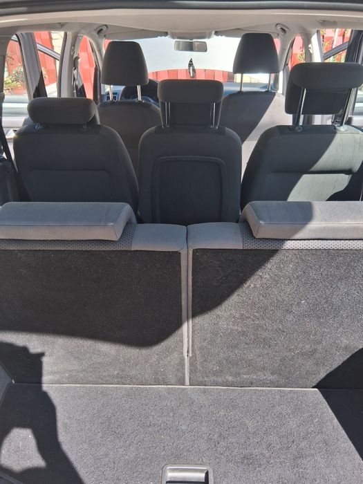Vw touran 2011 , euro 5 ,1.6 tdi, 7 locuri carte service la zi
