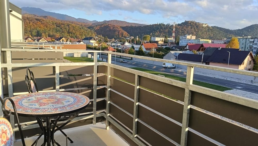 Închiriez apartament cu 2 camere în bloc nou!