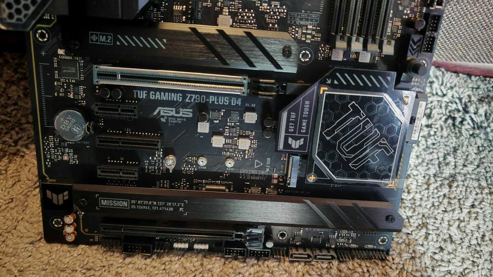 ASUS TUF GAMING Z790-PLUS D4 + Intel i7-12700KF, 12 Cores 5.0GHz