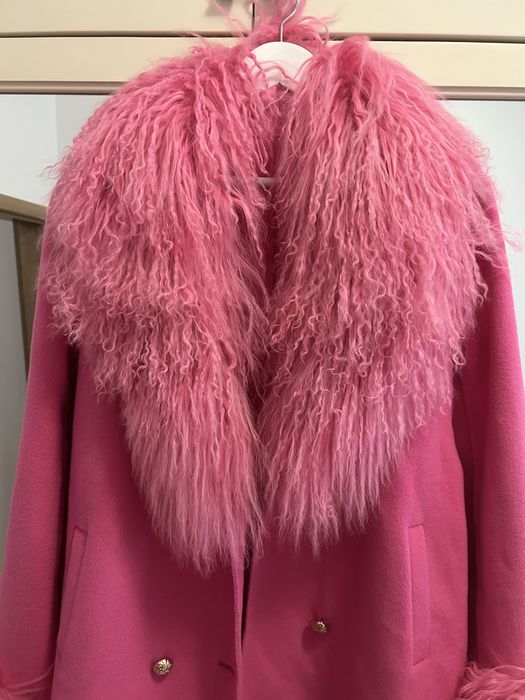 Палто от вълна с яка и ръкав от естествен косъм