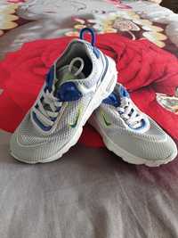 Adidasi Nike 28,5