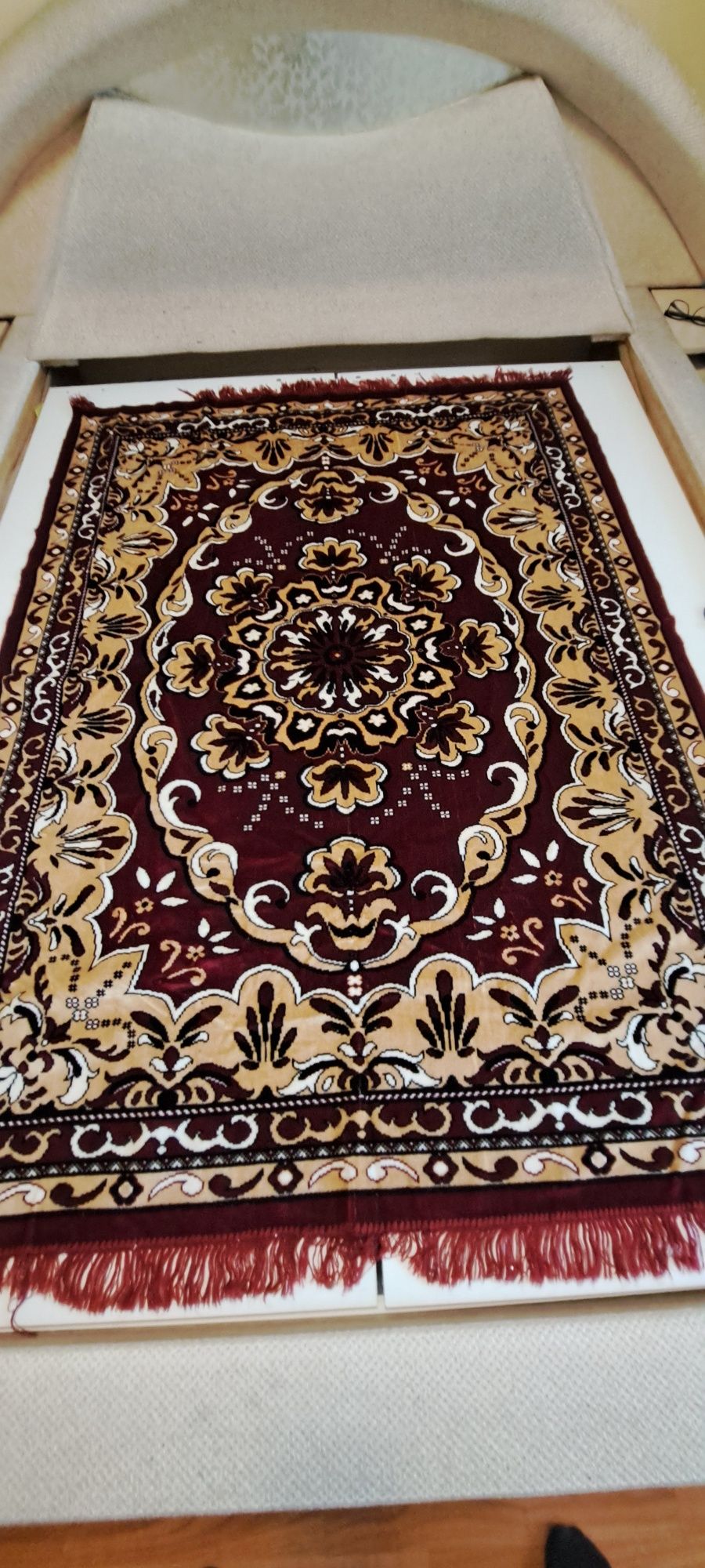 Cuvertura pat tip persian