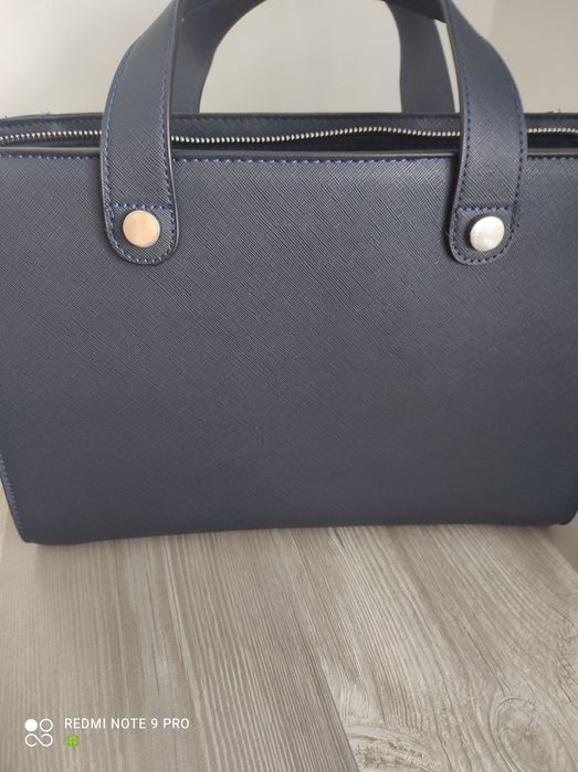 Страхотна дамска чанта Stradivarius -15 лв.