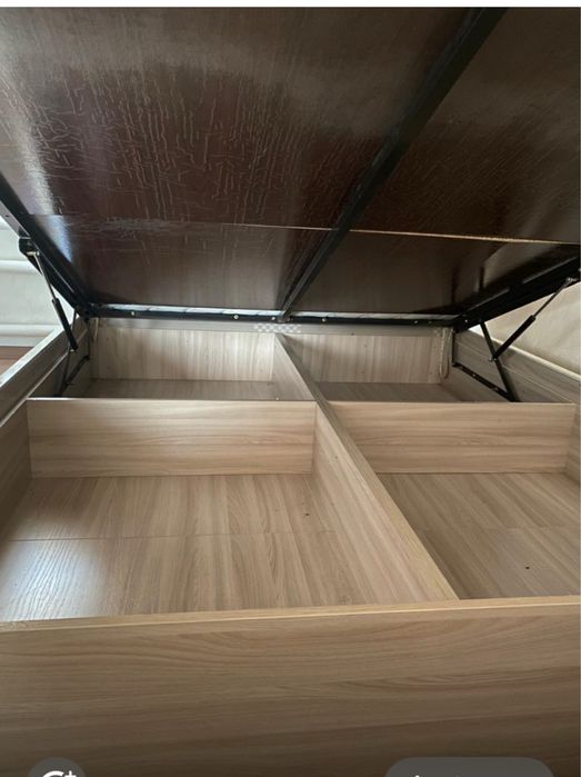 Кровать духспальная с подьемным механизмом