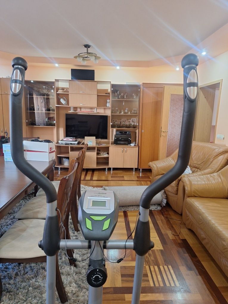Vand bicicleta eliptica fitness Live Active