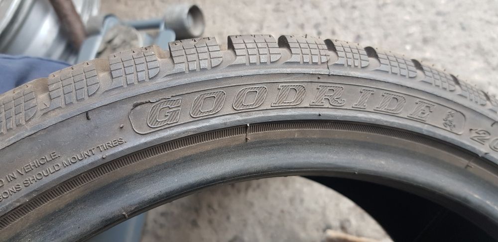 Зимни гуми-17цола-205/40-1бр.-70лв.-като нови