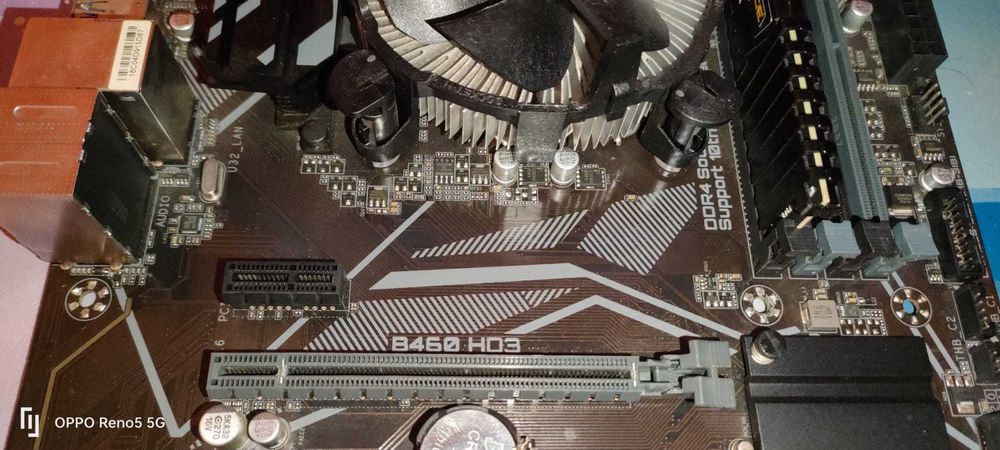 KIT Gigabyte B460 HD3 + I3 10105T 3.00 GHz + 8 GB Corsair DDR4 2400MHz
