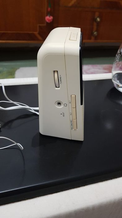 Vand un radio cu ceas