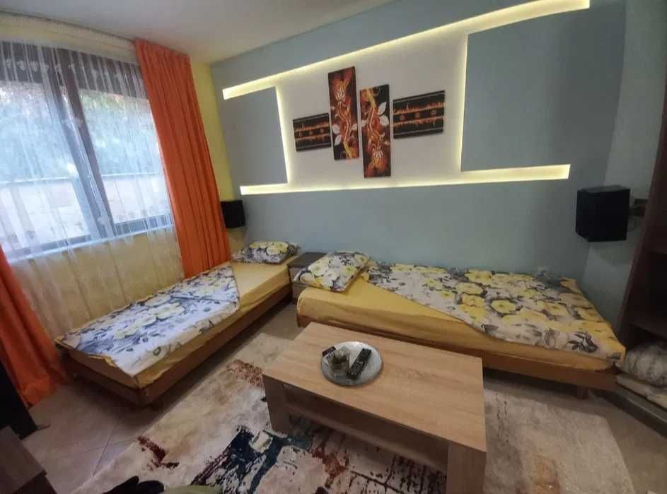 Продава се Едностаен апартамент в к.к. Св.Св. Константин и Елена - 54 кв.м за 1973 €/кв.м - Снимка #1