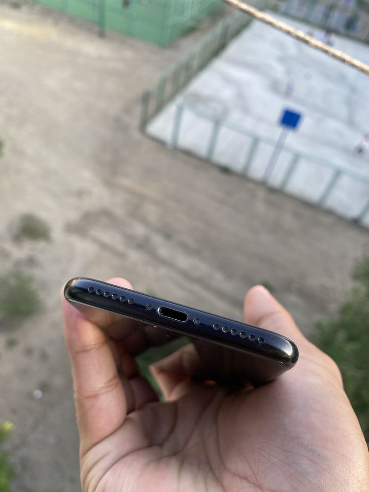 Iphone SE в отличном состояний