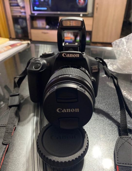 Фотоапарат Canon eos 2000D