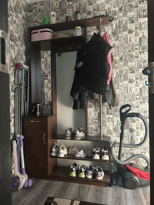 Продаю прихожую в хорошем состоянии