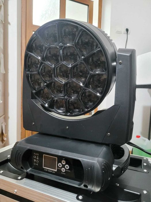Wash 19x40W, RGBW, Zoom, Bee Eye, 760W lumini scena noi cu garantie