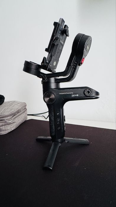 Продам стабилизатор Zhiyun Weebill Lab