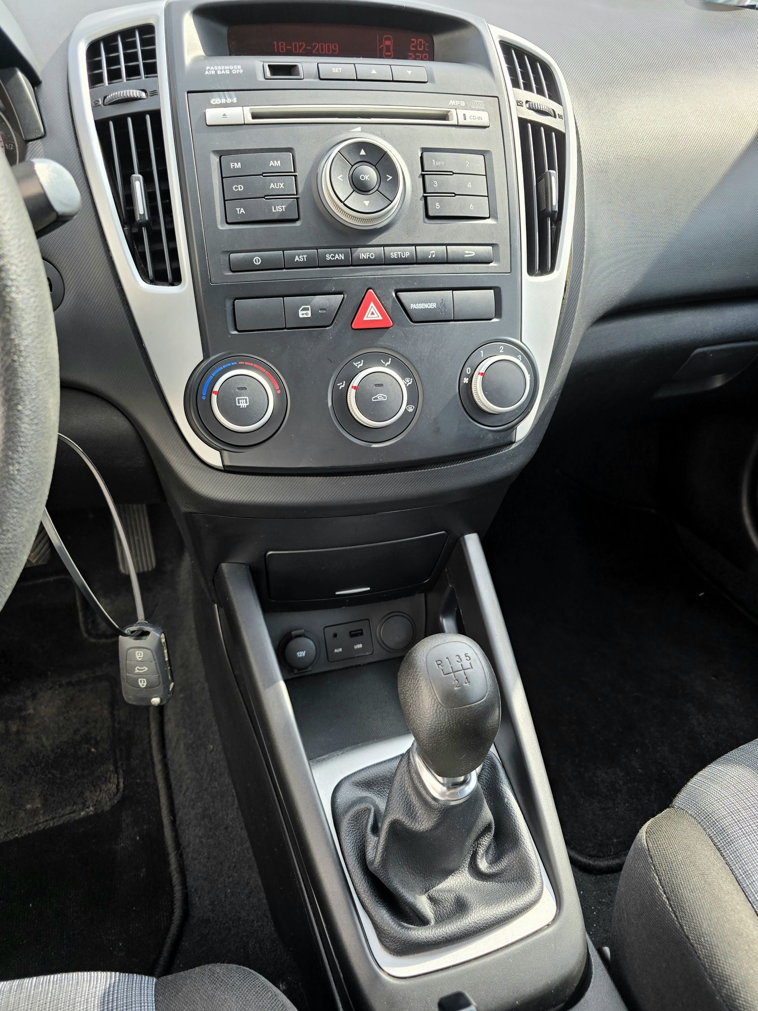 Kia Ceed Attract 1.4 TÜV