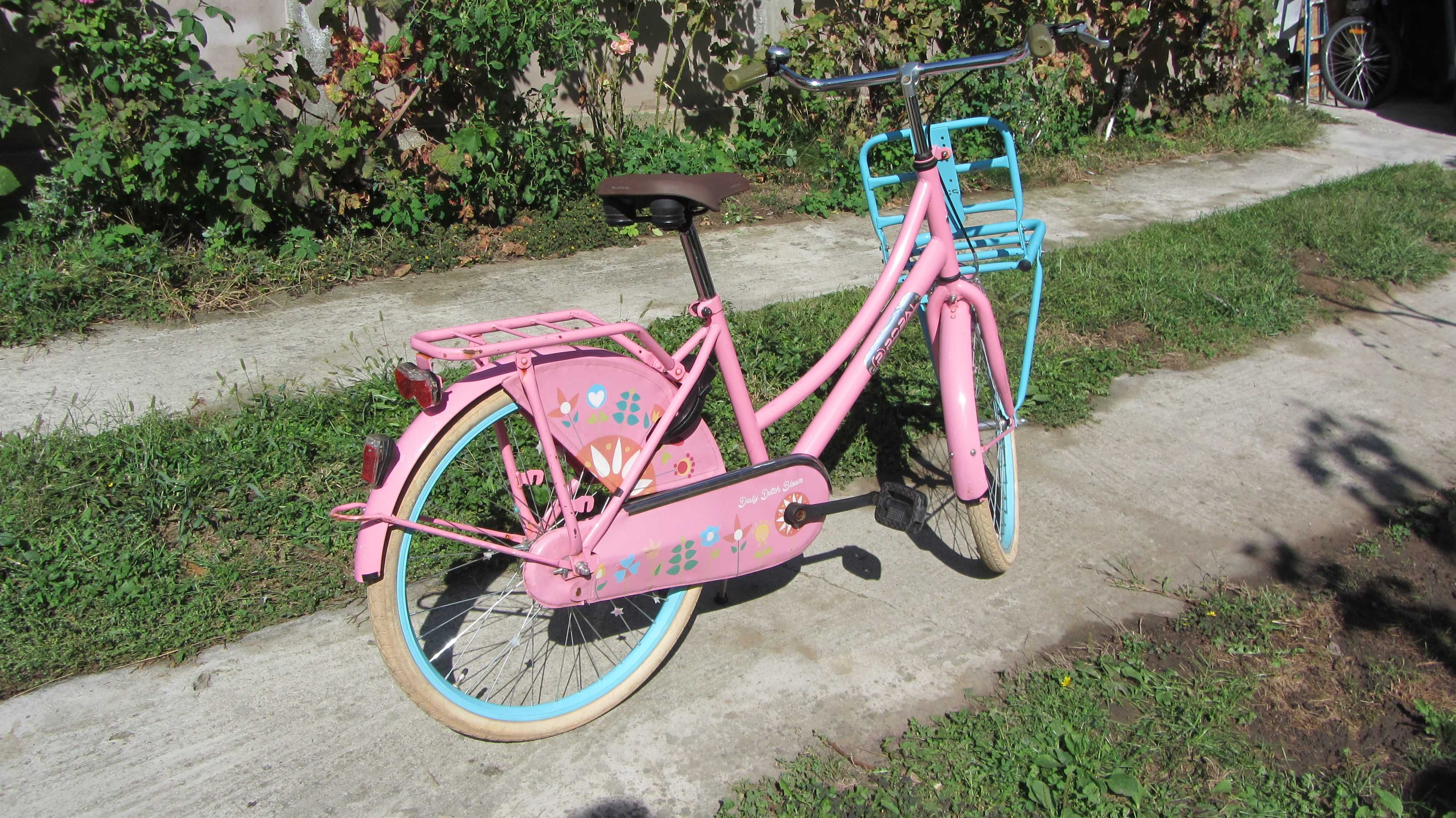 Cea mai frumoasa bicicleta roz,alba totul original perfect functionala