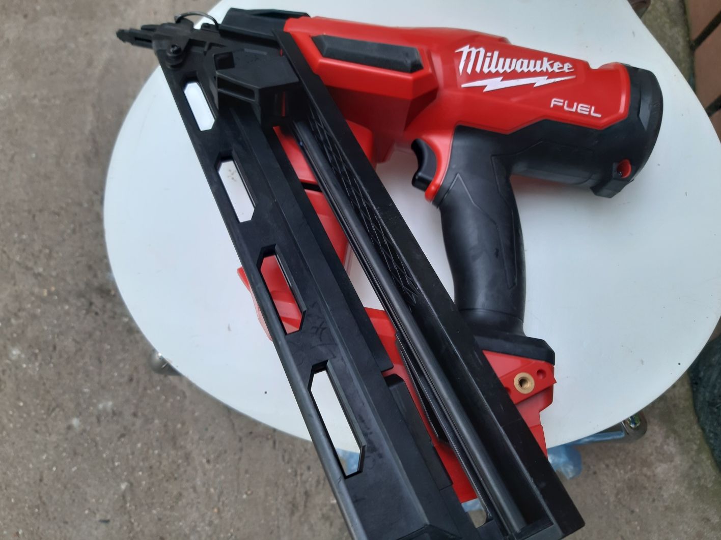 Milwaukee m18 FN15GA