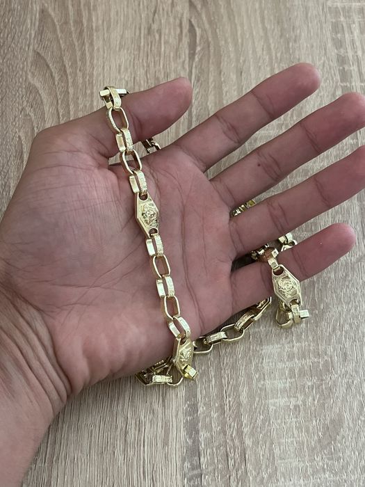 Lanț model Versace
