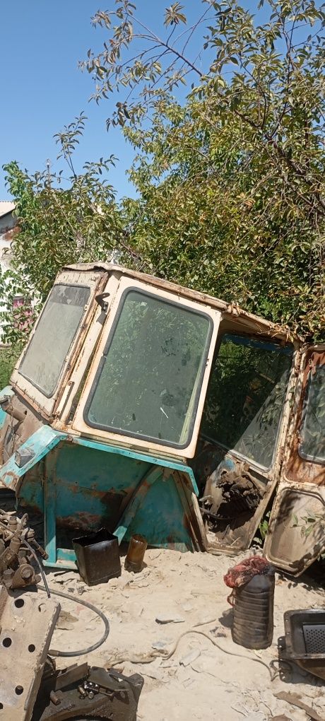 Yumzi traktor zapchaslari sotiladi