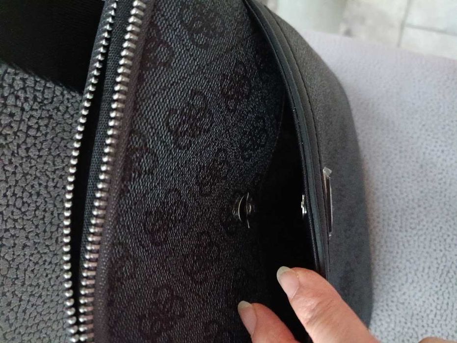 Мъжка чанта Guess, нова