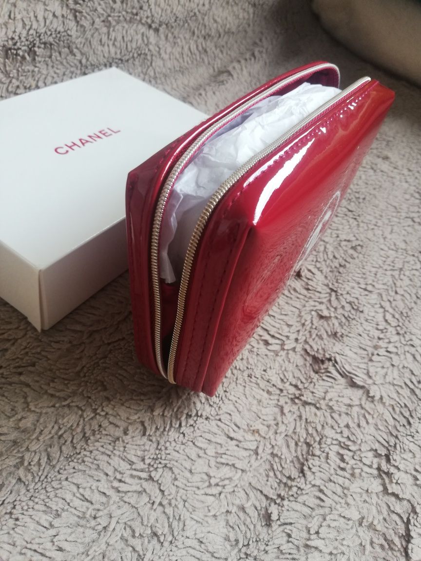 Портмоне CHANEL, оригинално, ново.