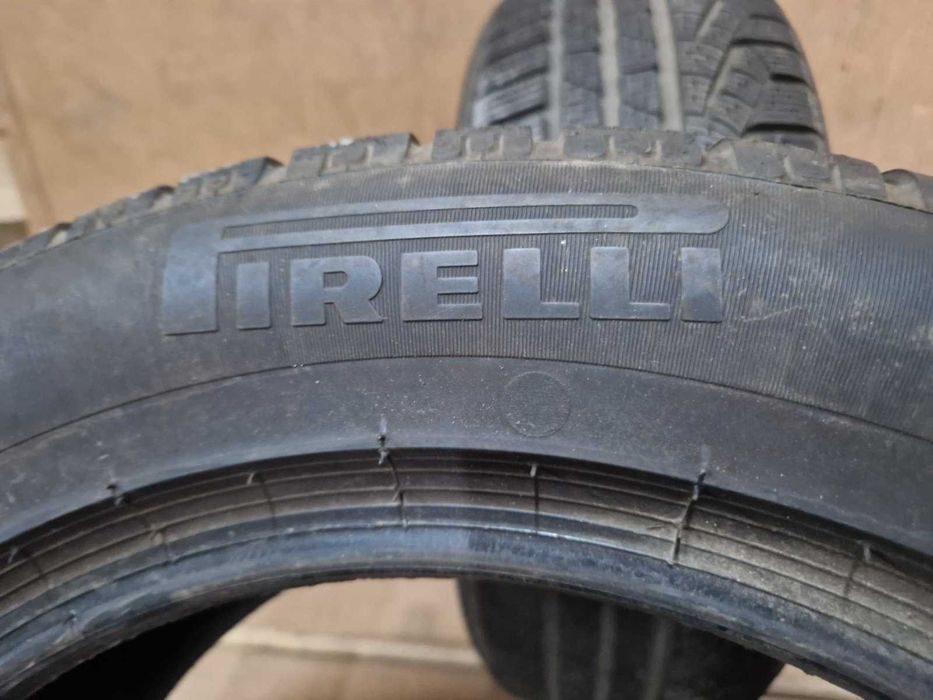 2 Pirelli R17 225/55
зимни гуми
DOT1917