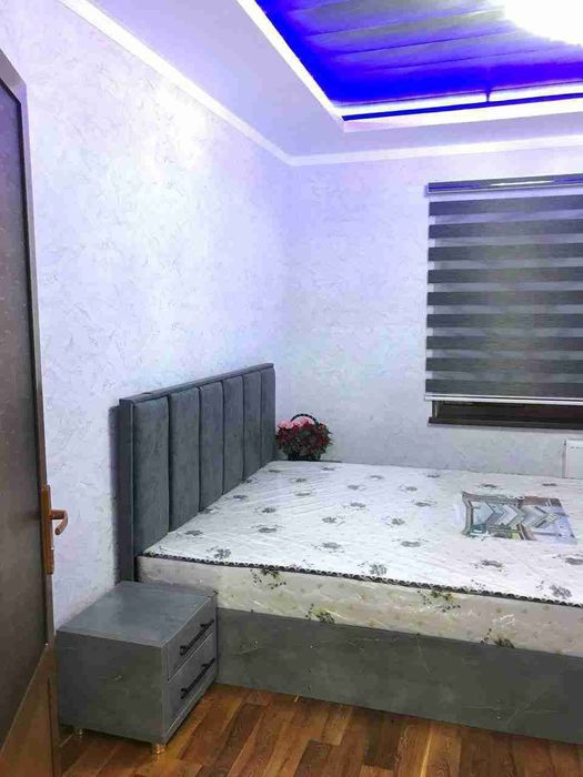 Ganga G'ofur Gulom metro yonida