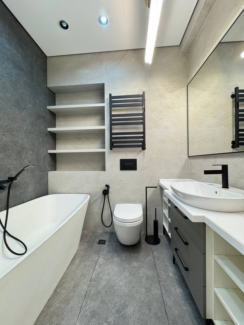 Продам 2/15/27 52м2+8м2 в ЖК NRG U-Tower,  ор-р: Дружба Народов