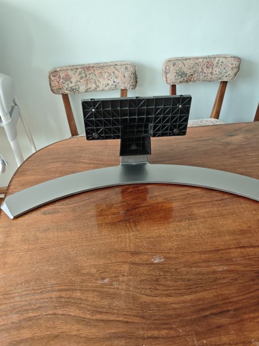 Стойка за телевизор LG