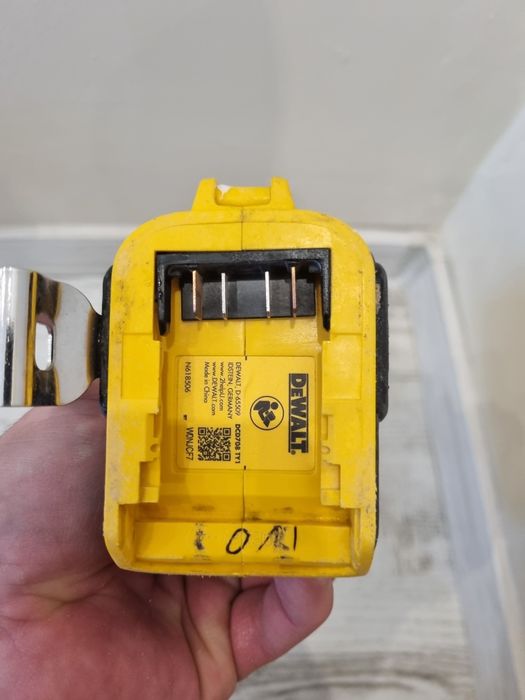 Винтоверт Dewalt