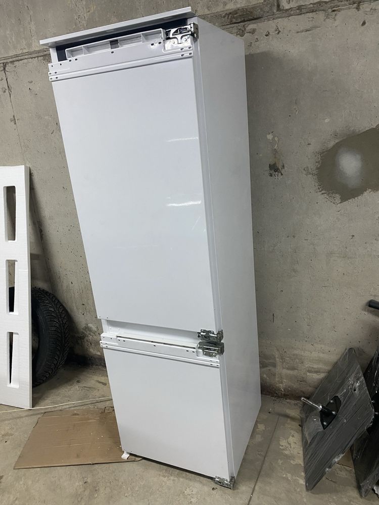 Хладилник за вглаждане с фризер Gorenje - в перфектно състояние