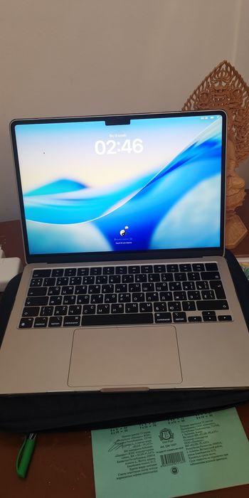 Макбук эйр 13  в идеальном состоянии