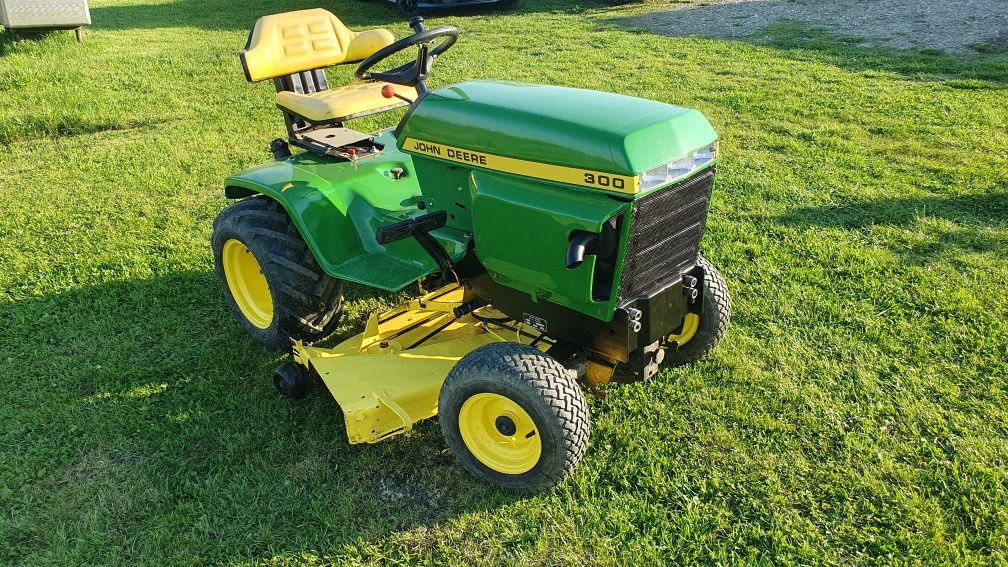 Tactoras John Deere 300