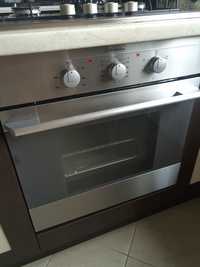 Новый духовой шкаф Electrolux EOB 31004