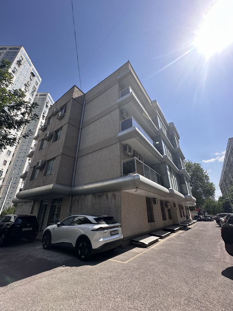 ПРОДАЁТСЯ ЗДАНИЕ! м.Ойбек (Mirabad Avenue) - 2500м2 (8сот) - 5этж