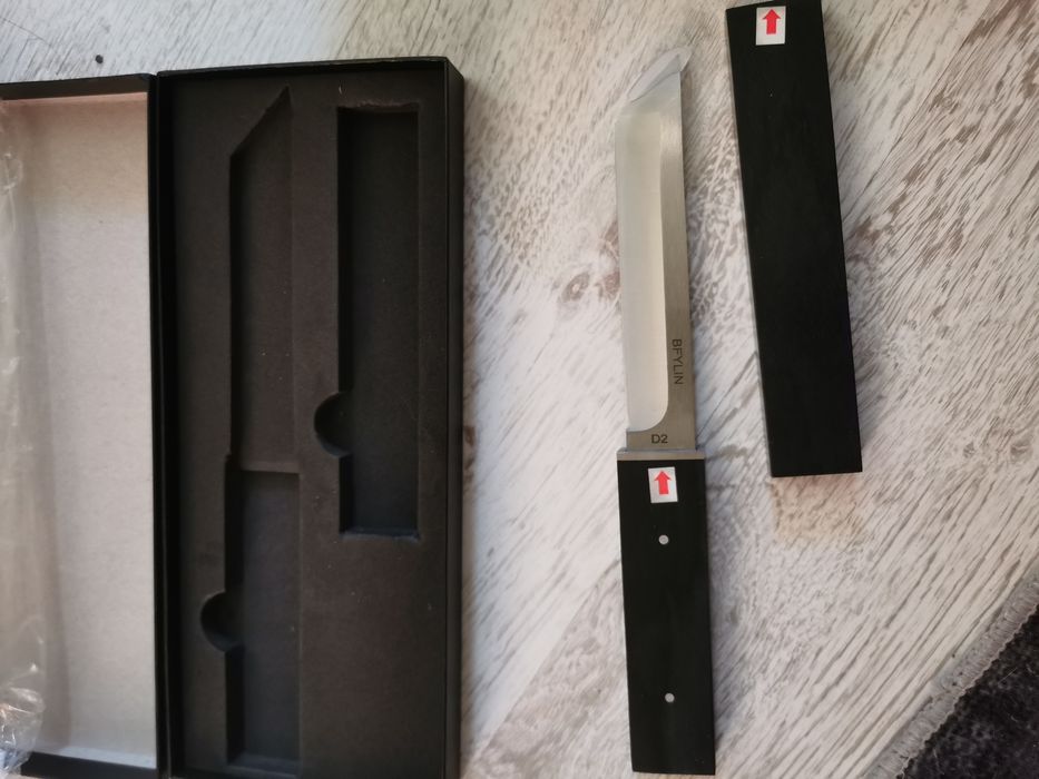 Cutit japonez in teaca