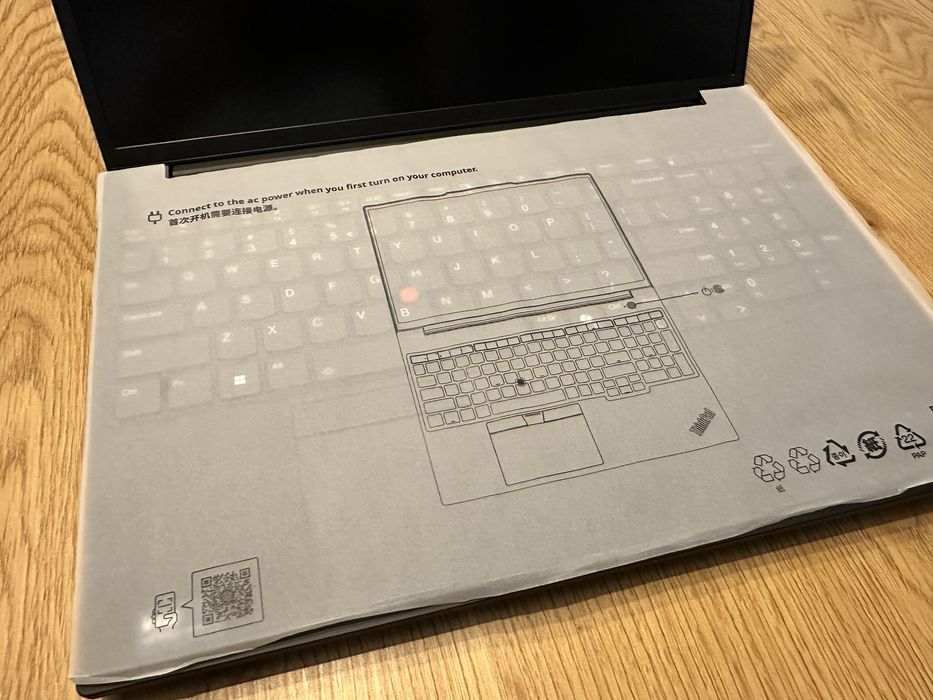 Workstation Lenovo ThinkPad P16s Gen 3, Intel Core Ultra 7 165H