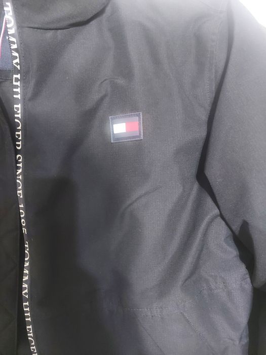 Geaca cu gluga tommy hilfiger