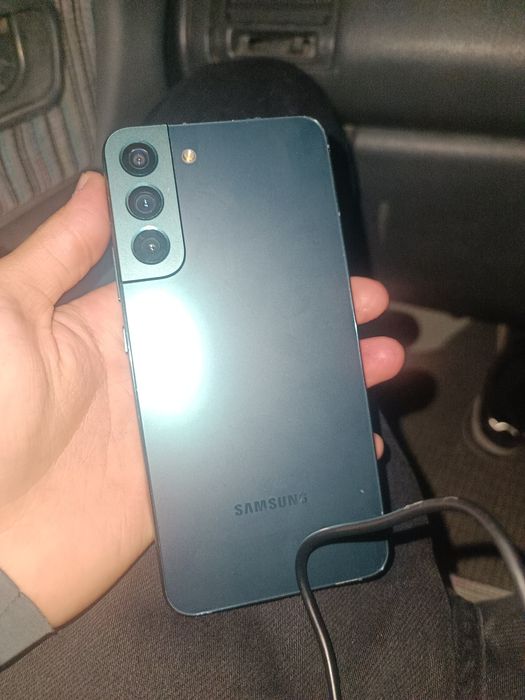 Samsung Galaxy S22+ идеал