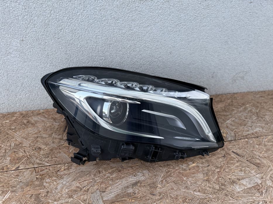 Far dreapta Mercedes GLA W156 Xenon + LED Original Europa