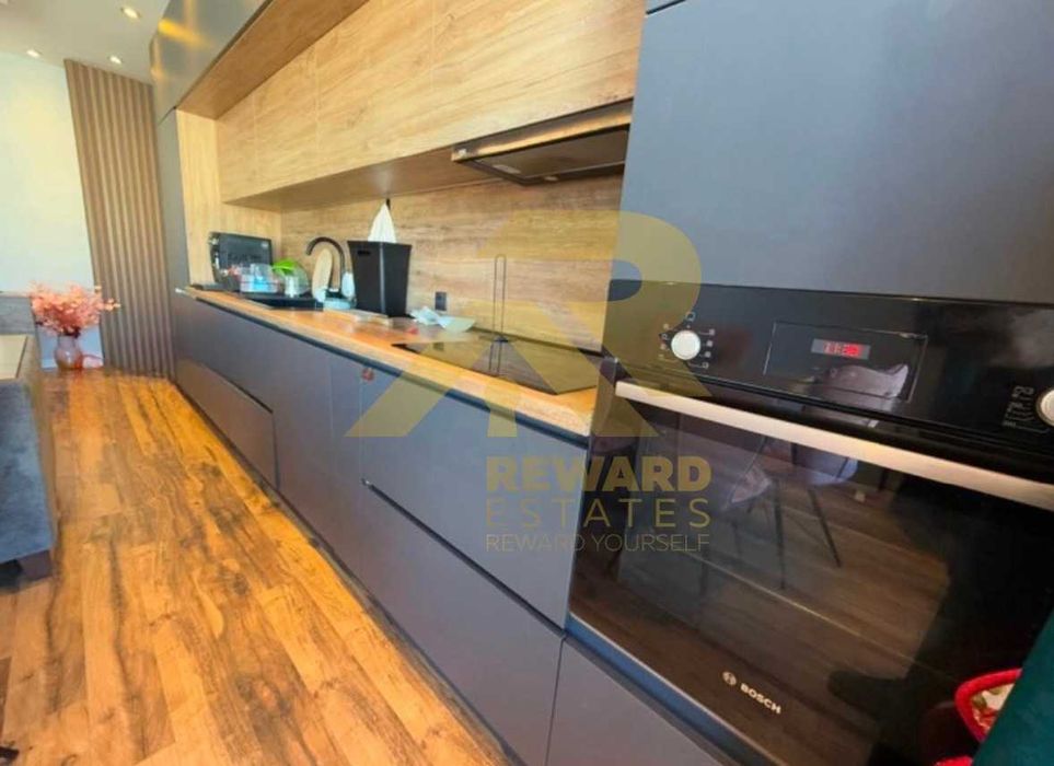 Продава се Четиристаен апартамент в София, Център - 83 кв.м за 2591 €/кв.м - Снимка #1