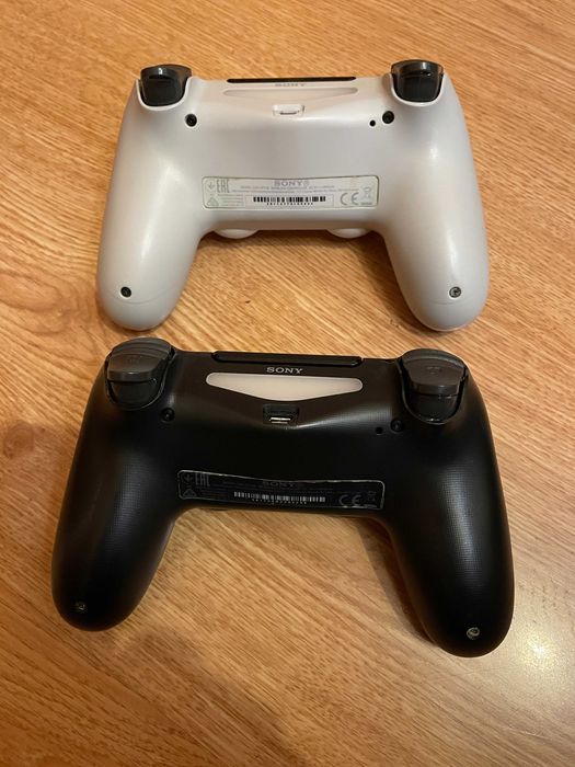 PlayStation 4 PRO 1TB, два джойстика, оригинална опаковка