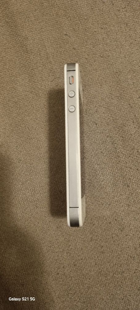 IPhone 4s в идеальном с коробкой
