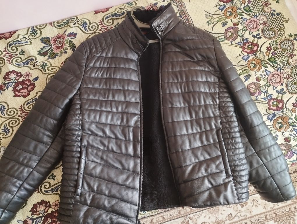 Продам кожаный мужской куртку зимний