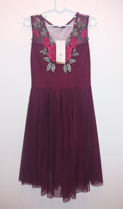 Продам платья новые коктельные