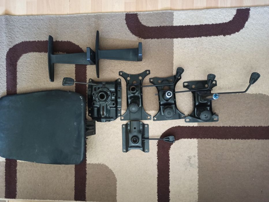 Продавам части за офис столове